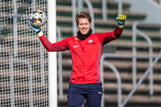 Helsingborgs målvakt Kalle Joelsson jublar