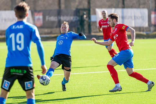 Halmstads Johan Gudmundsson mot Helsingborgs Vladislav