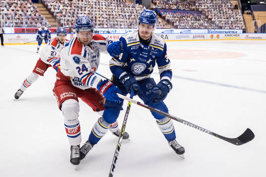 Oskarshamns Kim Strömberg och Leksands Peter Cehlarik