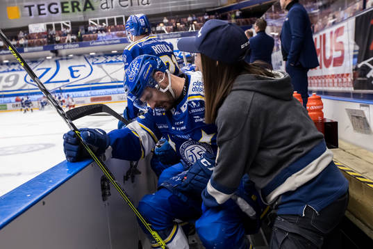 Leksands Marek Hrivik i båset