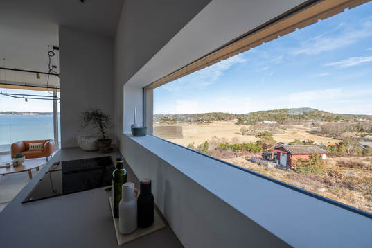 Utsikt från köket i Linus Fernströms egendesignade hus