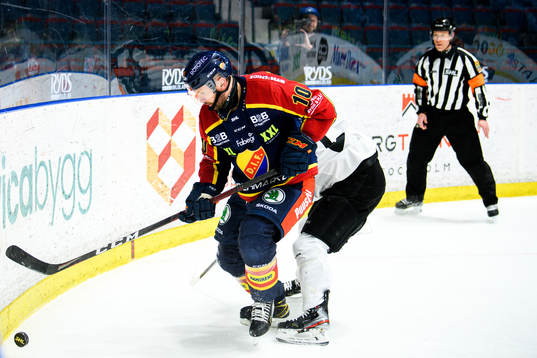 Djurgårdens Niclas Bergfors och Brynäs Kristofer Berglund