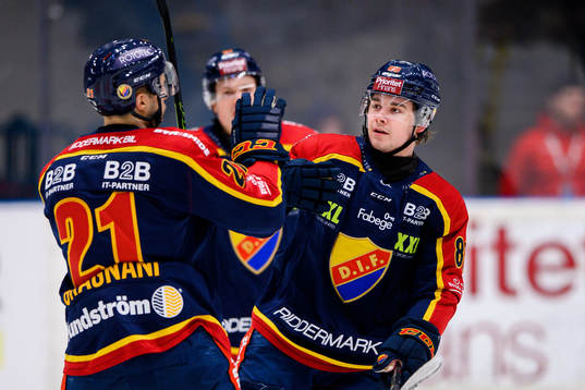 Djurgårdens Marc-André Gragnani och Alexander Holtz jublar