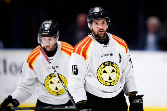 Brynäs Greg Scott och Simon Bertilsson deppar