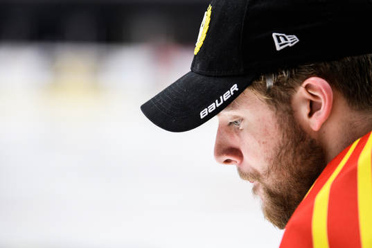 Brynäs målvakt Samuel Ersson deppar