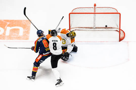 Brynäs målvakt Samuel Ersson släpper in 2-0 samtidigt