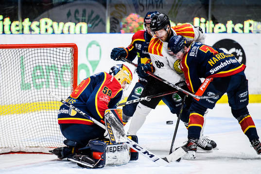 Brynäs Jaedon Descheneau mot Djurgårdens Tobias Ekberg,