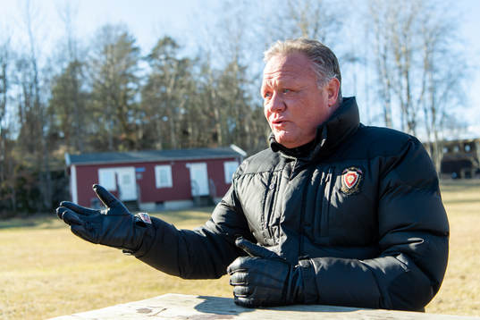 Örgrytes f.d. ordförande Joacim Nordh blir intervjuad