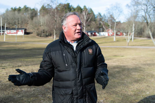 Örgrytes f.d. ordförande Joacim Nordh blir intervjuad