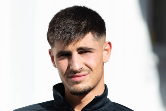 Gais Emin Grozdanic blir intervjuad