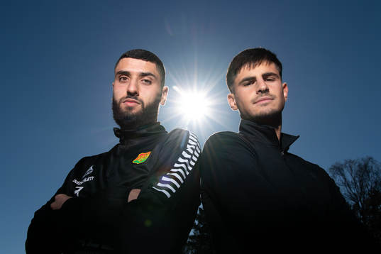 Gais Emin Grozdanic och Aiham Ousouunder blir intervjuade