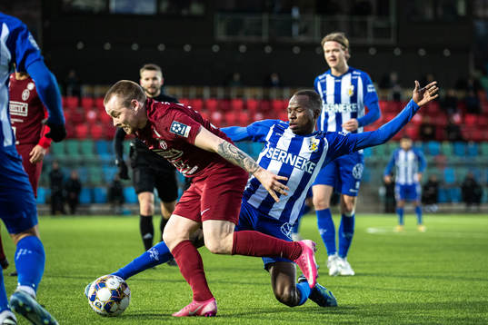 Landskronas Nicklas Nielsen och IFK Göteborgs Alhassan