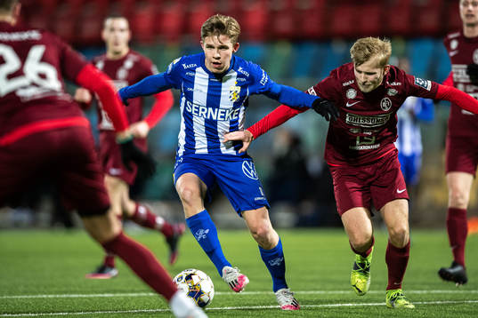 IFK Göteborgs Isak Dahlqvist och Landskronas Johan Rapp