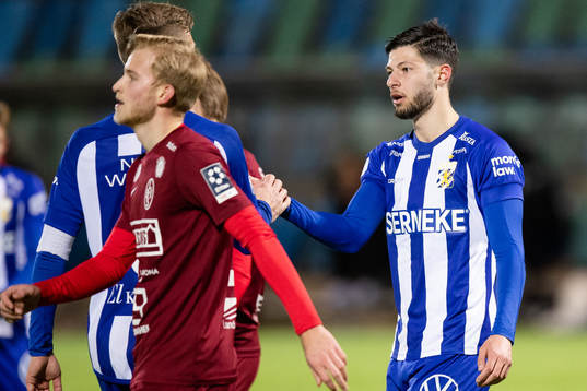 IFK Göteborgs Kevin Yakob jublar ihop med Pontus Wenbloom