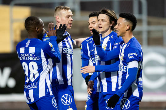 IFK Göteborgs Simon Thern jublar med lagkamrater