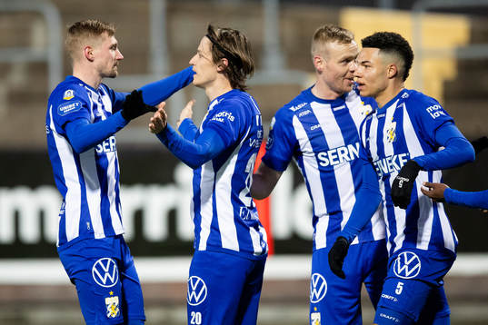 IFK Göteborgs Simon Thern jublar med lagkamrater