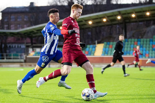 IFK Göteborgs Tobias Sana och Landskronas Dennis Olofsson
