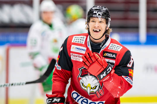 Malmö Redhawks Emil Sylvegård skrattar