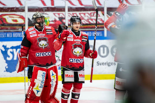Malmö Redhawks Johan Olofsson jublar tilsammans med