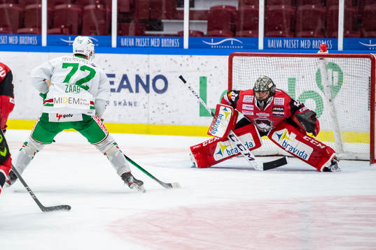 Rögles Daniel Zaar missar ett friläge