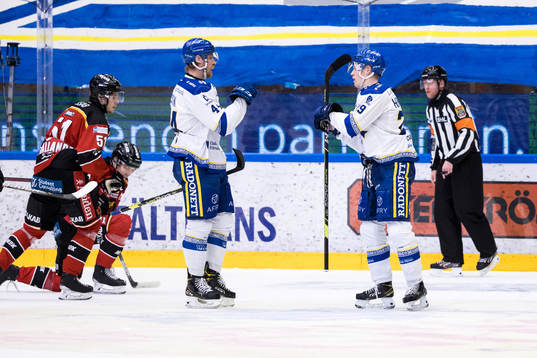 Leksands Emil Heineman jublar