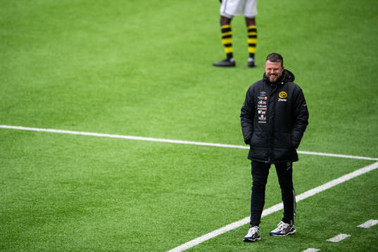Elfsborgs manager Jimmy Thelin deppar