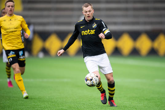 s Sebastian Larsson