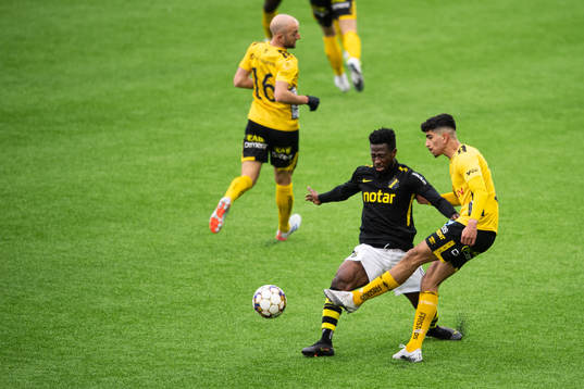 s Ebenezer Ofori och Elfsborgs Ahmed Qasem