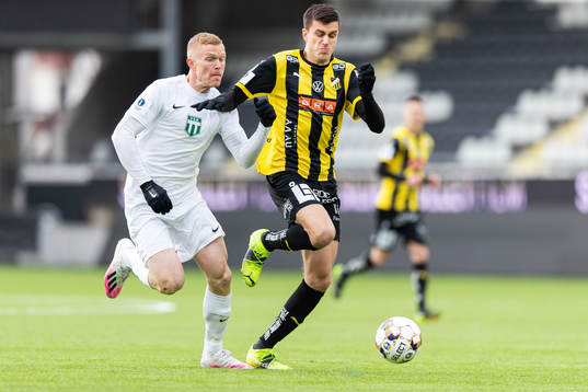 Västerås David Engström och Häckens Alexander Jeremejeff