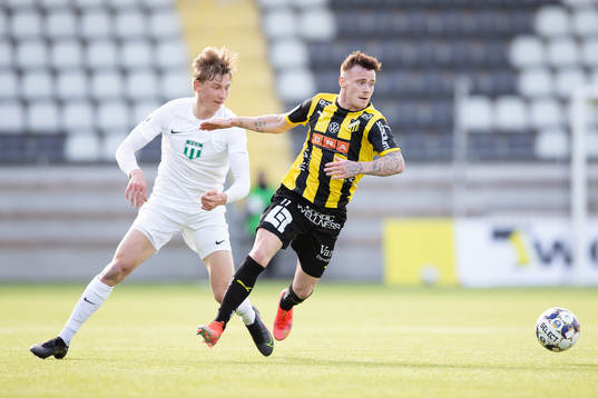 Västerås Albin Sporrong och Häckens Tobias Heintz