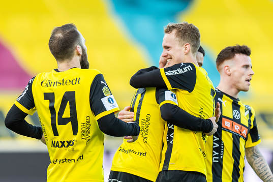 Häckens Oskar Sverrisson och Gustav Berggren jublar med