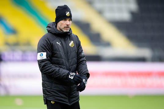 Häckens assisterande tränare Christian Lundström innan