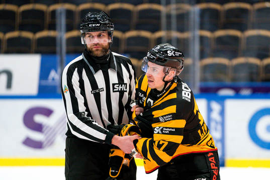 Skellefteås Pär Lindholm är arg