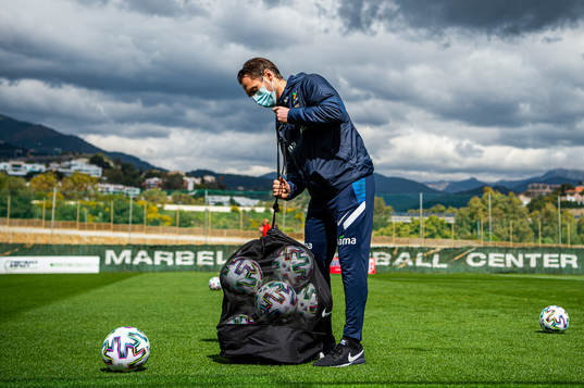 Sigurd Ertsås, kit manager of the Norwegian national
