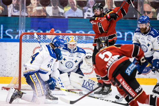 Leksands målvakt Janne Juvonen och Luleås Einar