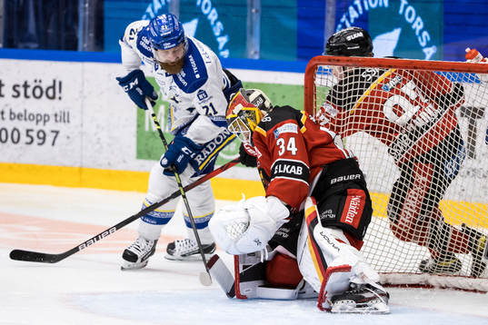 Leksands Mattias Ritola och Luleås målvakt Joel