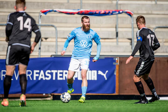 Malmö FFs Jo Inge Berget mot Örebros Michael Almebäck