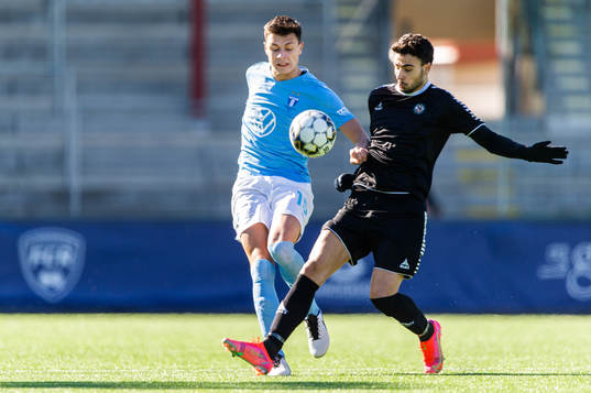 Malmö FFs Anel Ahmedhodzic och Örebros Deniz Hümmet