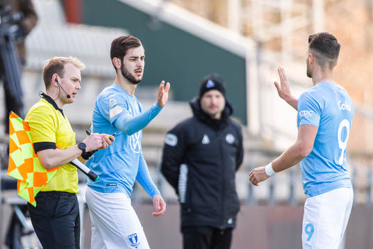 Malmö FFs Adi Nalic byts in mot Antonio Colak