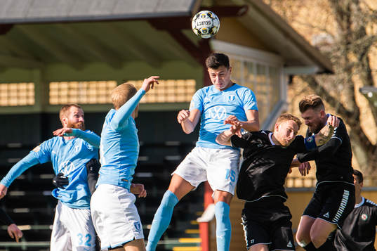 Malmö FFs Anel Ahmedhodzic och Örebros Andreas Skovgaard