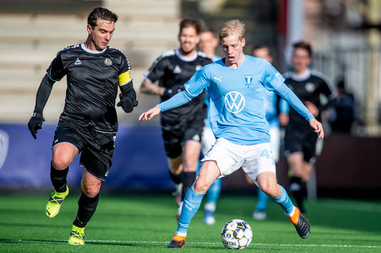 Örebros Nordin Gerzic mot Malmö FFs Emil Lindman