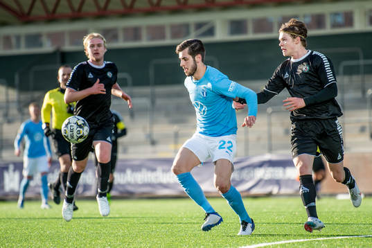 Malmö FFs Adi Nalic mot Örebros Jonathan Johnsson