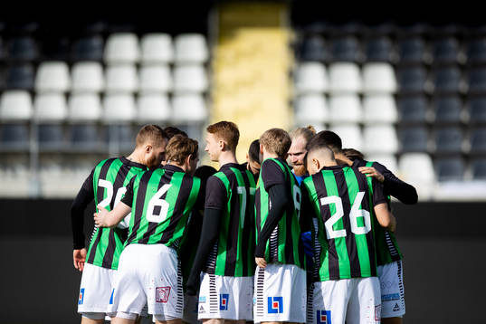 GAIS samlade innan träningsmatchen i fotboll mellan GAIS