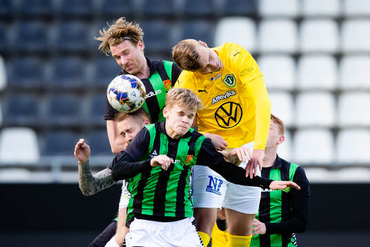 GAIS August Wängberg och Viktor Alexandersson i nickduell