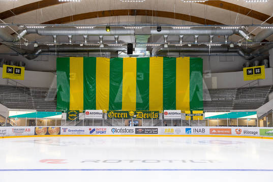 Supporterklubben Green Devils har dekorerat ståplats H i