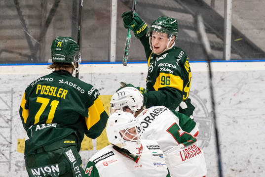 Björklövens Pontus Andreasson jublar