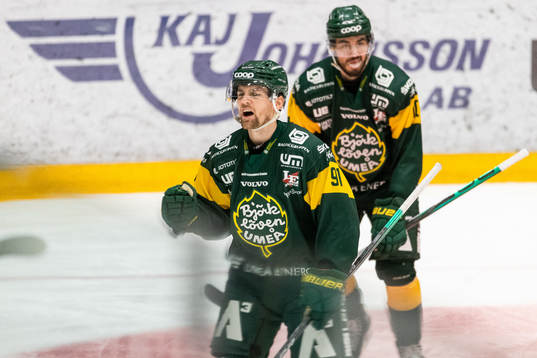 Björklövens Justin Crandall jublar