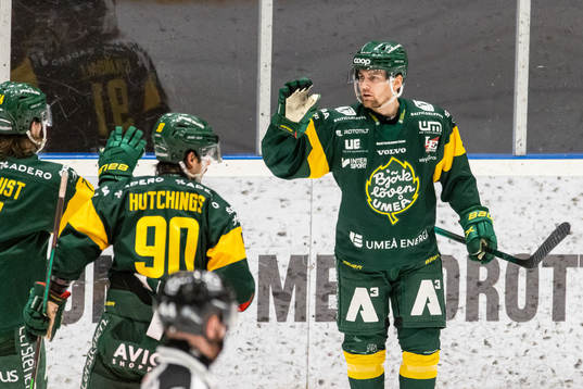 Björklövens Justin Crandall jublar