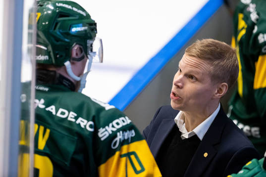 Björklövens assisterande tränare Robert Lahti