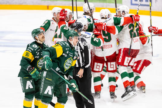 Björklövens Alex Hutchings och Nikolai Belov deppar medan